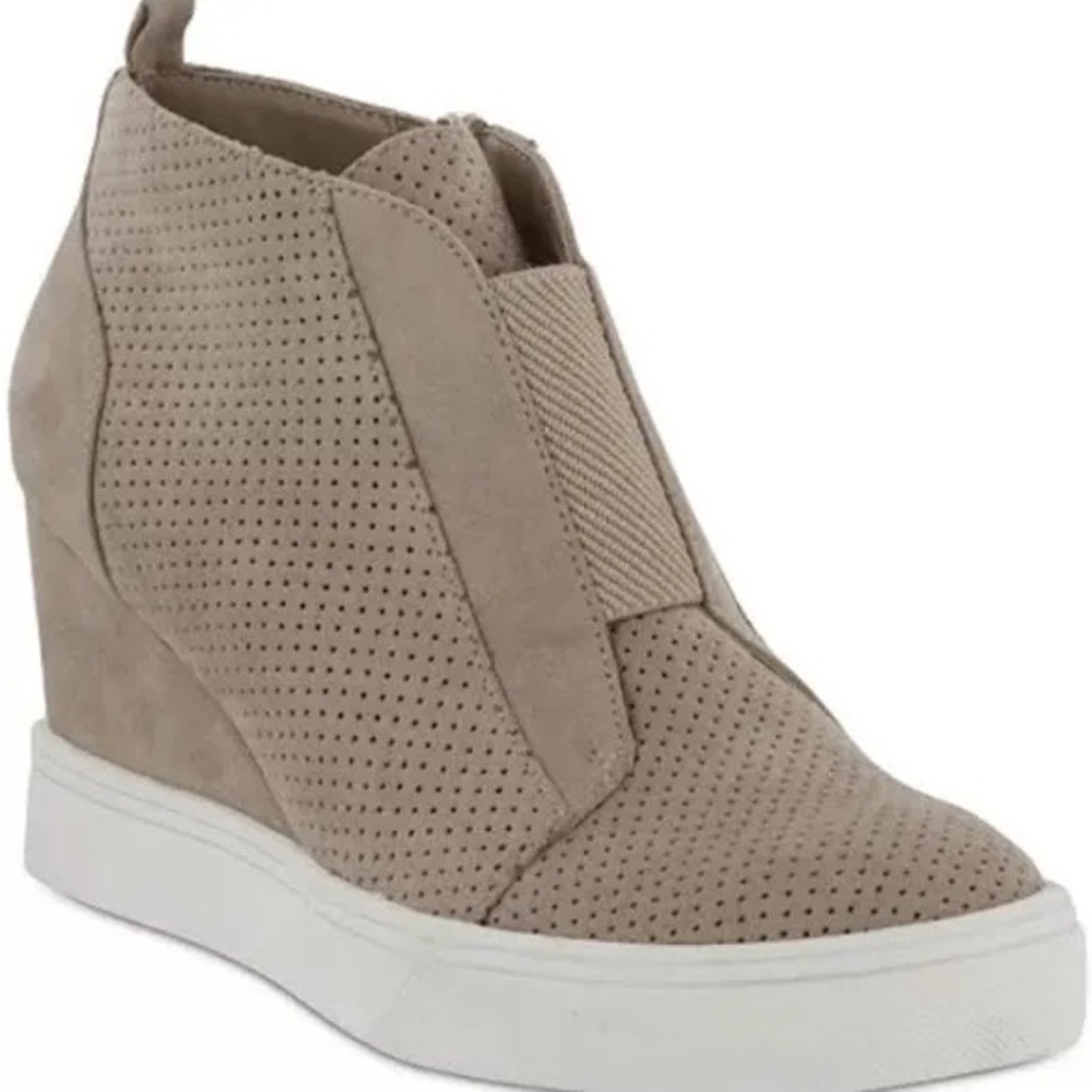 MIA Cristie - Taupe Wedge Sneakers